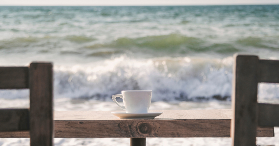 Perfect Coffee Pairings for Your Beach Day Snacks
